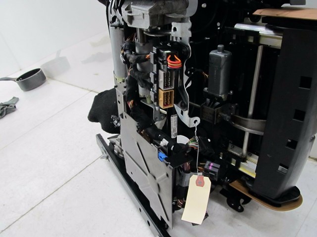 2004-2008 AUDI A8L W12 OEM LEFT FRONT DRIVER SIDE TRACK FRAME WITH MOTORS