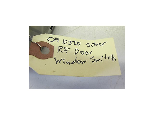 2003-2006 MERCEDES BENZ E320 W211 OEM RIGHT FRONT PASSENGER WINDOW CONTROL 