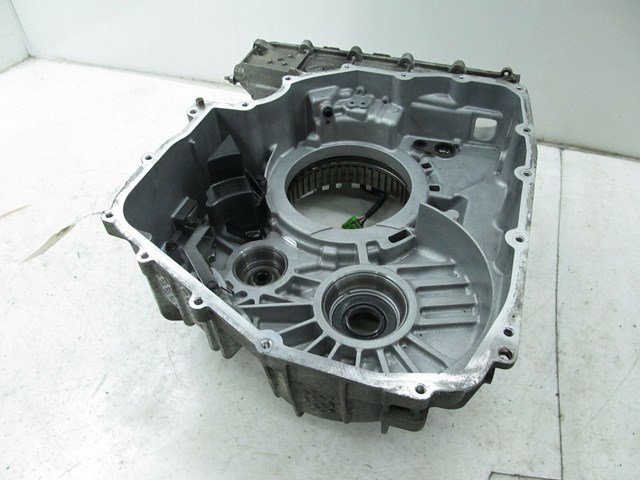 2013-2017 CHEVY TRAVERSE OEM FRONT TRANSMISSION HOUSING 