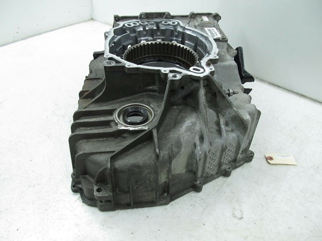2013-2017 CHEVY TRAVERSE OEM FRONT TRANSMISSION HOUSING 
