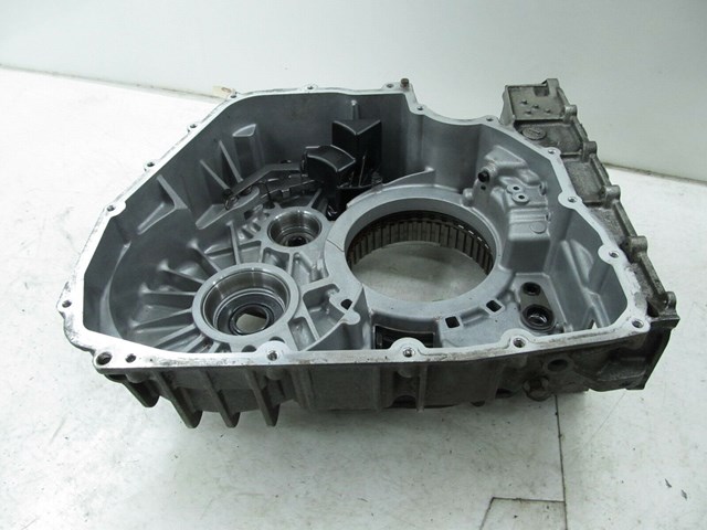 2013-2017 CHEVY TRAVERSE OEM FRONT TRANSMISSION HOUSING 