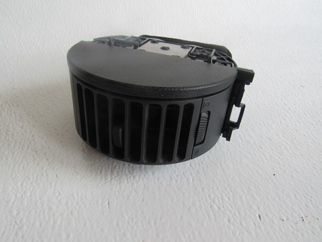 06 Infiniti G35 LH Driver Dash Vent 68751 AC700 R16818