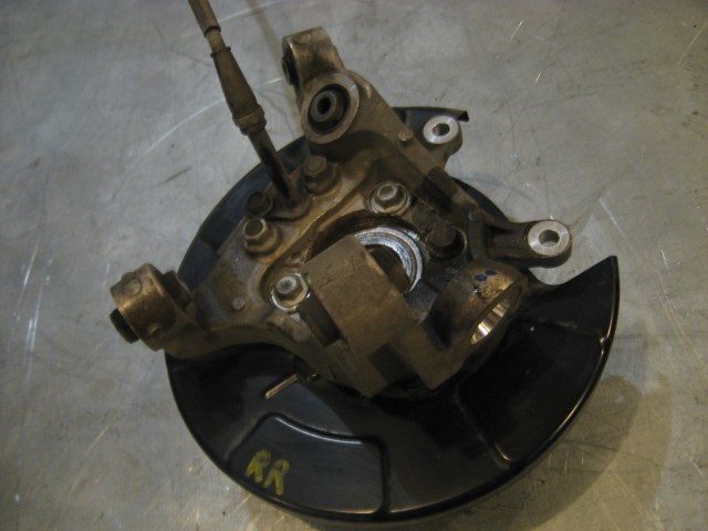 06 Infiniti G35 Rear RH Spindle Hub Assembly  R16832