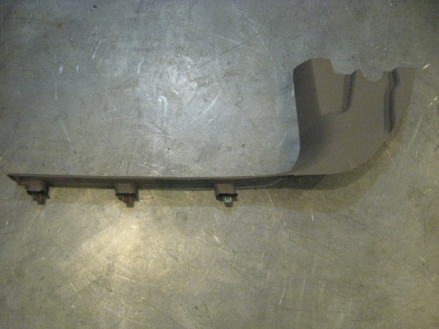 07  EQUINOX Front RH Door Sill Plate  R16959