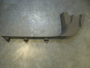 07  EQUINOX Front RH Door Sill Plate  R16959