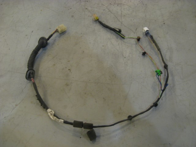 00 Subaru LEGACY Rear RH Door Wire Harness 81822AE05A R12201