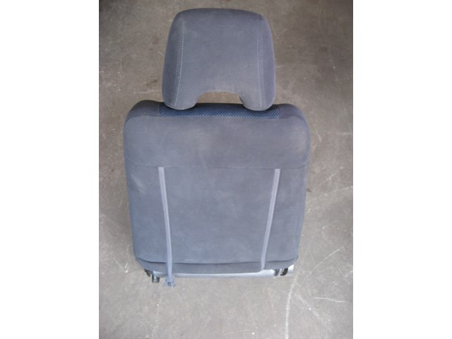 03 Subaru IMPREZA Front RH Cloth Seat  R12247