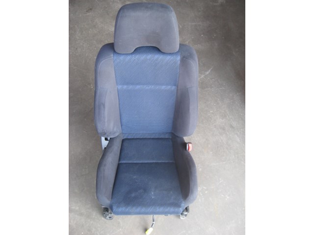 03 Subaru IMPREZA Front RH Cloth Seat  R12247