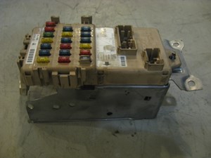03 Subaru IMPREZA Interior Fuse Box  R12291