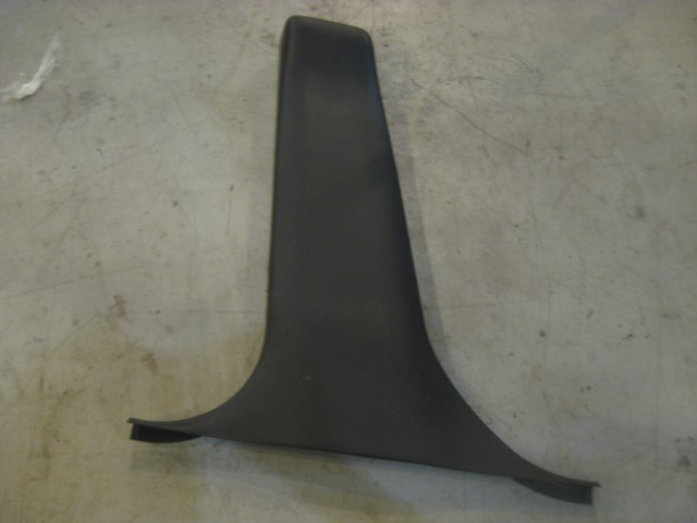 03 Subaru IMPREZA LH Driver Lower B Pillar Trim  R12387