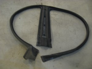 03 Subaru IMPREZA RH Passenger ABC Body Seal  R12453