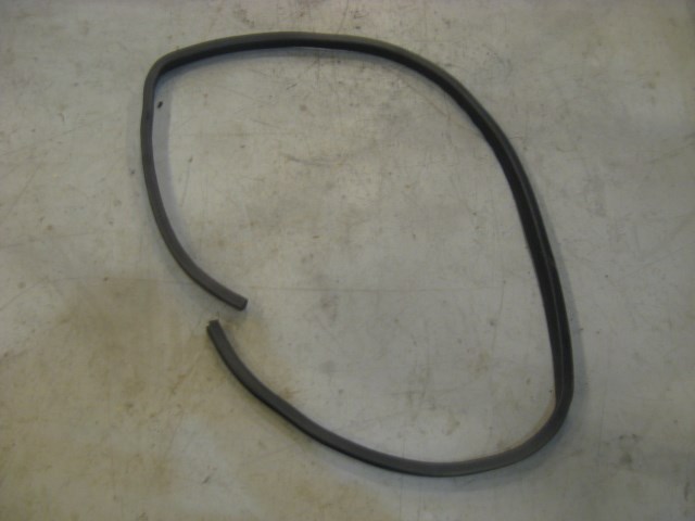03 Subaru IMPREZA Rear RH Door Seal  R12454