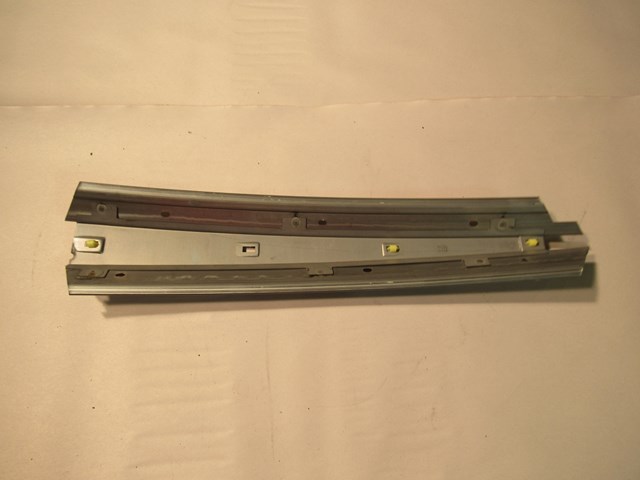 03 Subaru IMPREZA RH Passenger B Pillar Bracket  R12469