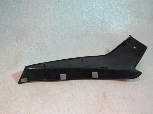 03 Subaru IMPREZA RH Passenger Tail Lamp Trim  R12515