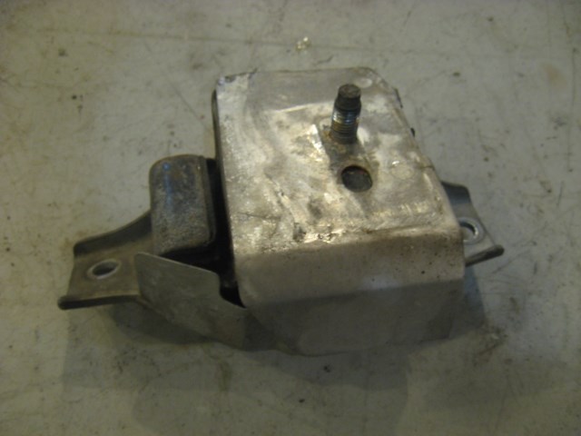 03 Subaru IMPREZA RH Passenger Engine Mount  R12547