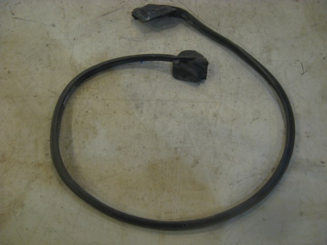 00 Subaru LEGACY Outback Rear RH Door Seal  R12590