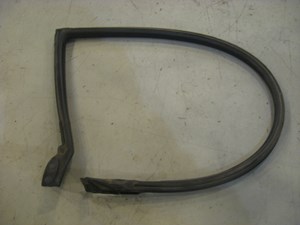 95 Nissan 240SX RH Passenger Door Seal  R12622