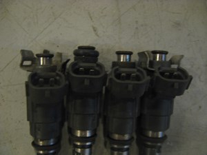 02 Subaru IMPREZA RS Fuel Injector Set  R12637