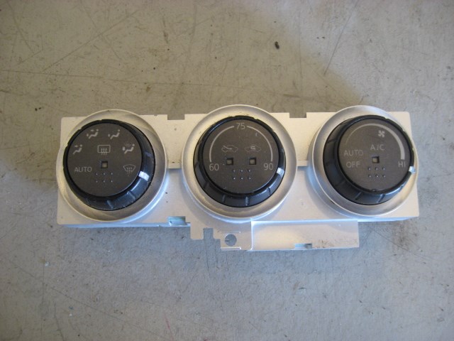 03 Nissan 350Z Climate Control Switches  R12741