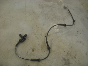 03 Nissan 350Z Front RH ABS Sensor  R12906