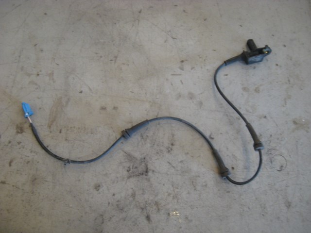 03 Nissan 350Z Front LH Driver ABS Sensor  R12963