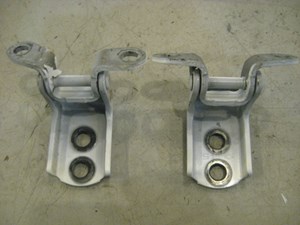 11 Nissan 370Z Passenger Front Door Hinge Set  R13069