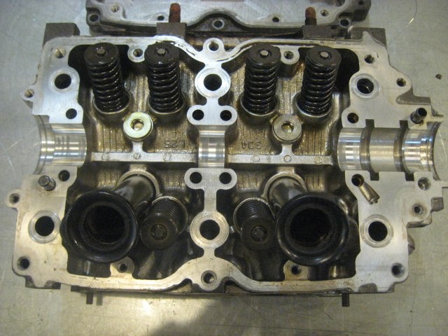 01 Subaru LEGACY Outback RH SOHC Cylinder Head  R17378