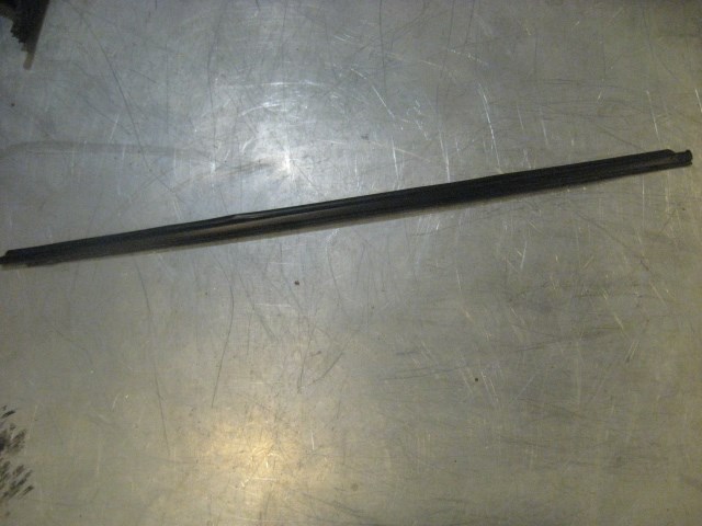 08 Infiniti G37 RH Exterior Window Sill  R17465