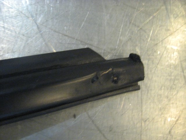 08 Infiniti G37 RH Exterior Window Sill  R17465