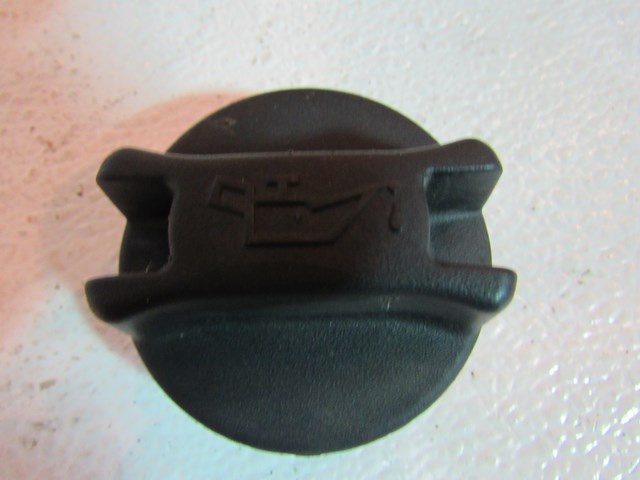 2008 Infiniti G37 Coupe Engine Oil Cap Filler Cap OEM R17483
