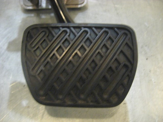 08 Infiniti G37 AT Brake Pedal  R17545