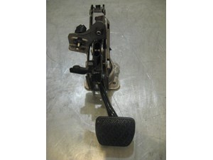 08 Infiniti G37 AT Brake Pedal  R17545