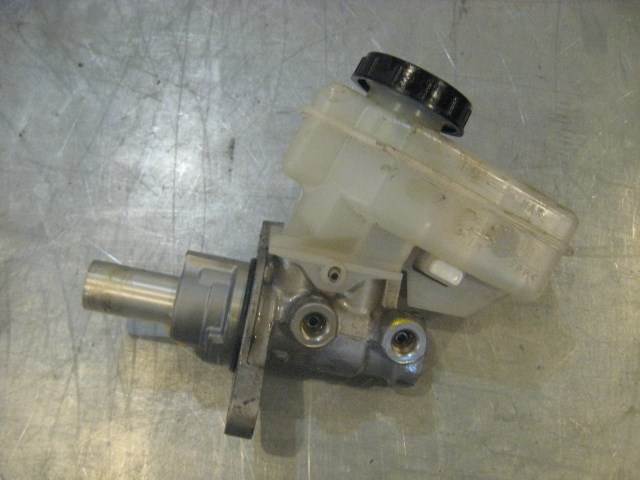 08 Infiniti G37 VQ37VHR Brake Master Cylinder  R17547
