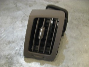 08 Infiniti G37 LH Driver Dash Vent  R17607