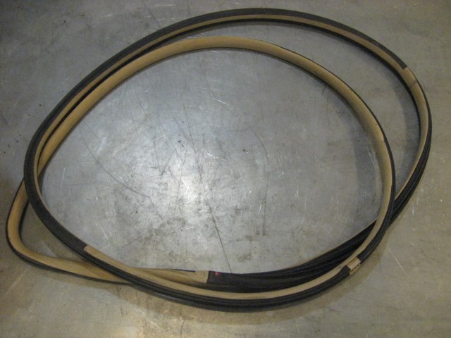 08 Infiniti G37 LH Driver Tan Body Seal  R17649