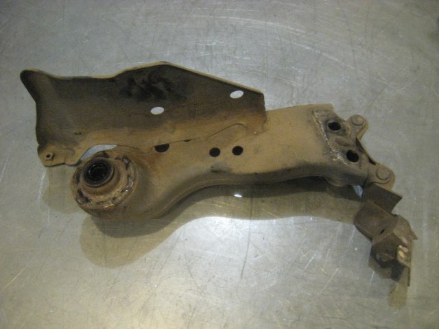 08 Infiniti G37 Rear RH Stay Arm Bracket  R17682