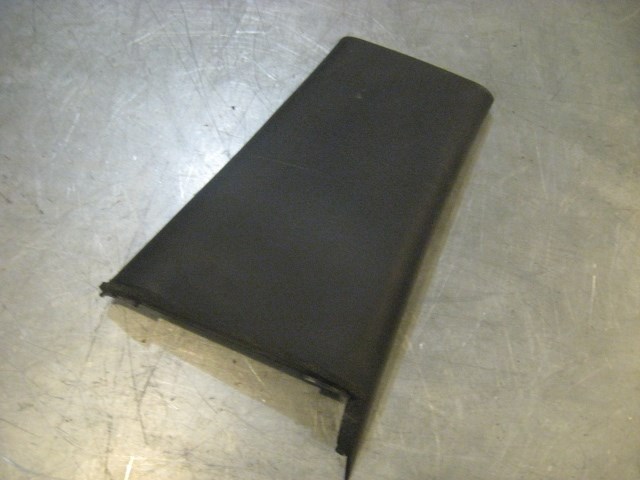 03 Nissan 350Z Rear RH Upper Strut Tower Trim Cover 93132 CD000 R17804