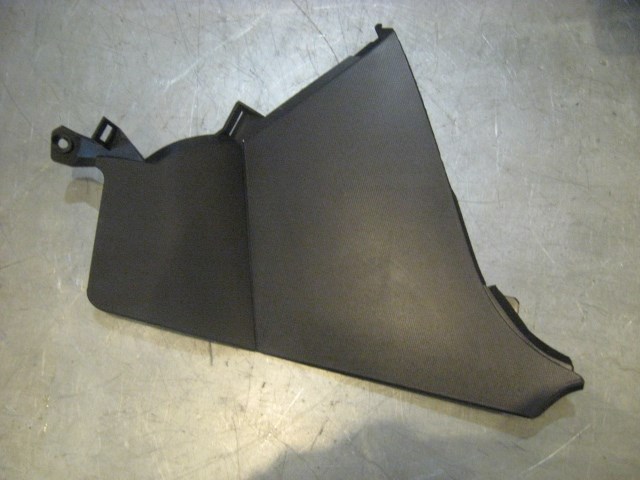03 Nissan 350Z LH Inner Kick Panel Trim 68135 CD000 R17829