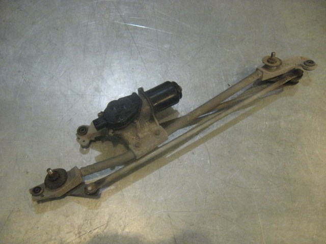 03 Nissan 350Z Windshield Wiper Motor Regulator  R17840