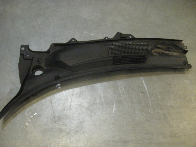 03 Nissan 350Z LH Driver Wiper Cowl Vent Panel 66863 CD000 R17852