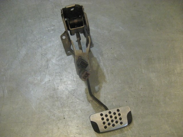 03 Nissan 350Z AT Brake Pedal  R17855