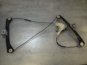 04 BMW M3 Front RH Window Motor Regulator Assy 67 62 8 362 R17978
