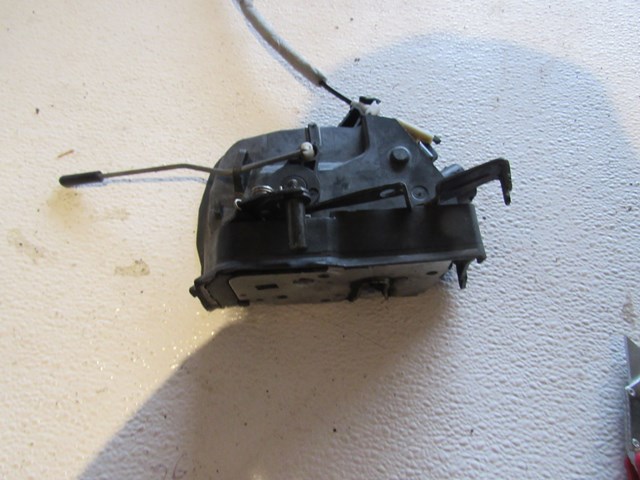 04 BMW M3 Front RH Door Lock Actuator 7 011 250 R17983