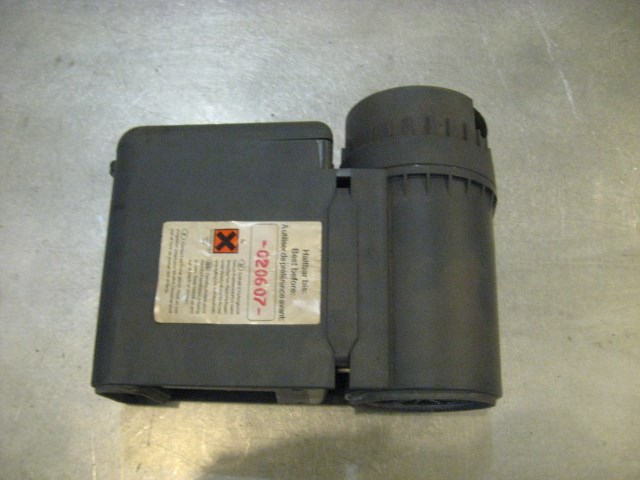 04 BMW M3 Emergency Tire Kit Air Compressor Inflating Flat Pump OEM R18002