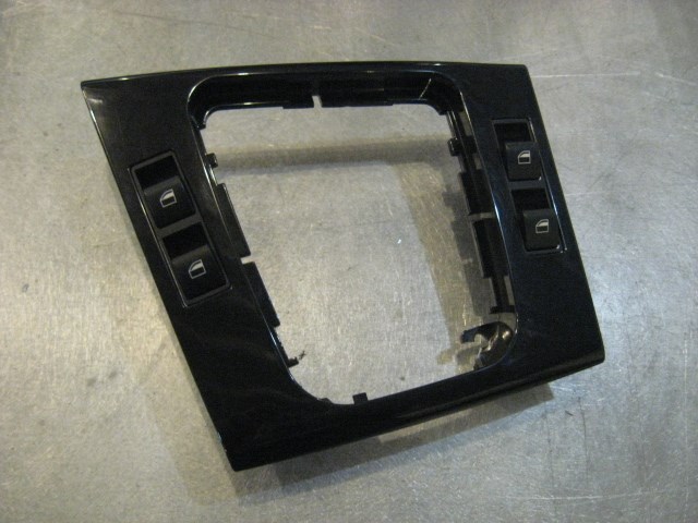 04 BMW M3 Shifter Trim Surround /W Switches  R18007 *read description