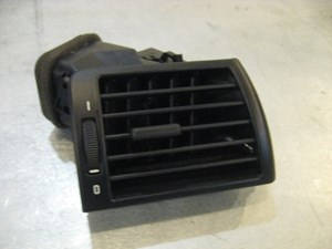 04 BMW M3 RH Passenger Dash Vent 64228361898 R18019