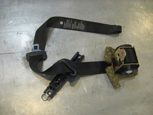 04 BMW M3 Front RH Seat Belt  R18037