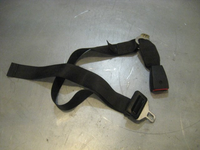 04 BMW M3 Rear Center Seat Belt  R18098