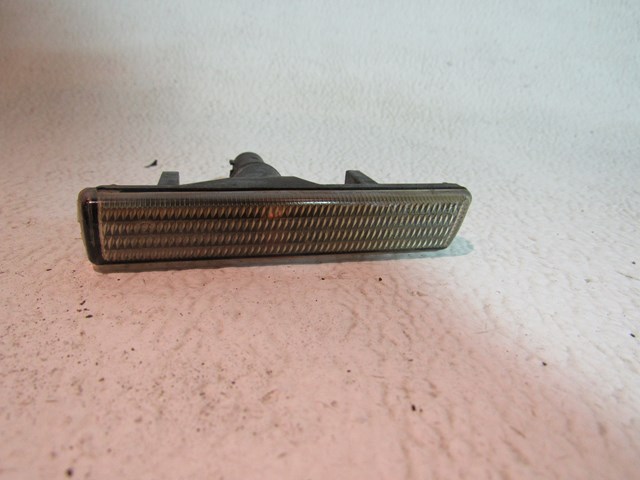 04 BMW M3 RH Passenger Side Marker Light  R18121