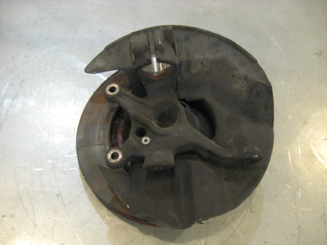 04 BMW M3 Front LH Driver Spindle Hub Assy  R18129